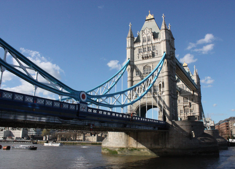 External view of Tower Bridge