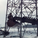 Soldiers clear and repair pylons after the Canadian ice storm of 1998. [Photo courtesy of DND/CF - Photographer (Retired) - Cpl. Sullivan]